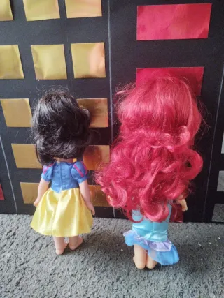 Muñecas Princesas Disney Blancanieves y Ariel