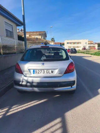 Peugeot 207 2010