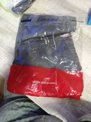 Ropa de trabajo. Polar y pantalón