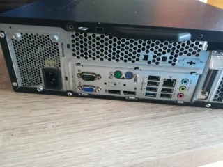 PC Lenovo ThinkCentre Negro