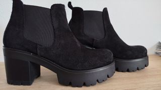 Botines de ante piel negros