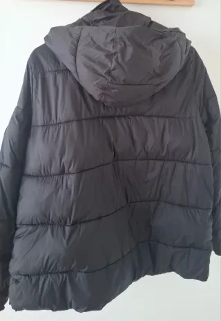 Chaqueta de plumas Zara negra
