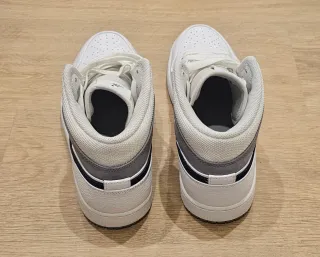 Zapatillas Jordan Mid Paris. Talla 44,5. Nuevas