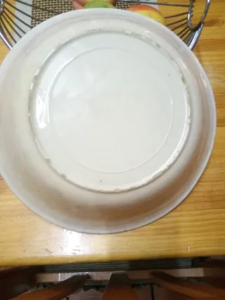 Fuente antigua con diseño de ave 30 cm. Diámetro 7