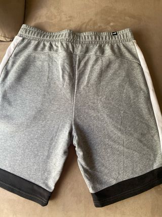 Pantalón corto chándal Puma gris y blanco