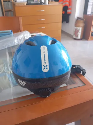 Casco infantil azul para niños