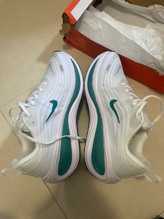 Nike Vomero Plus Talla 43