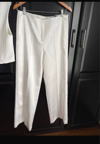 Conjunto blanco chaleco y pantalón