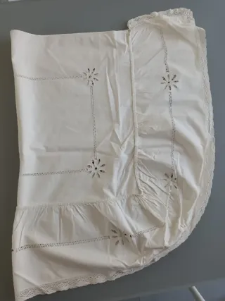 Antico copricuscino ricamato