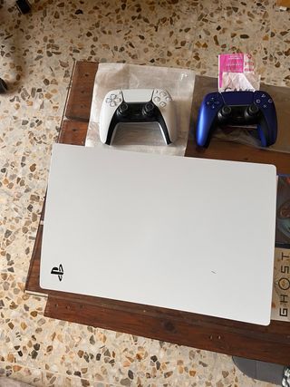 Consola PS5 825GB + 5 Juegos + 2 Mandos