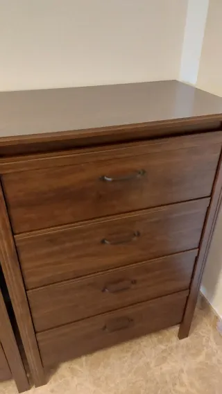 Cómoda 4 cajones madera marrón IKEA