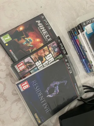 PlayStation 3 con 2 controller e giochi