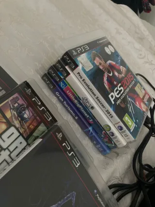 PlayStation 3 con 2 controller e giochi