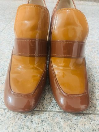 Zapatos tipo mocasín de tacón ancho de Zara