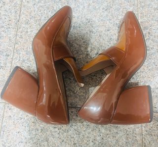 Zapatos tipo mocasín de tacón ancho de Zara