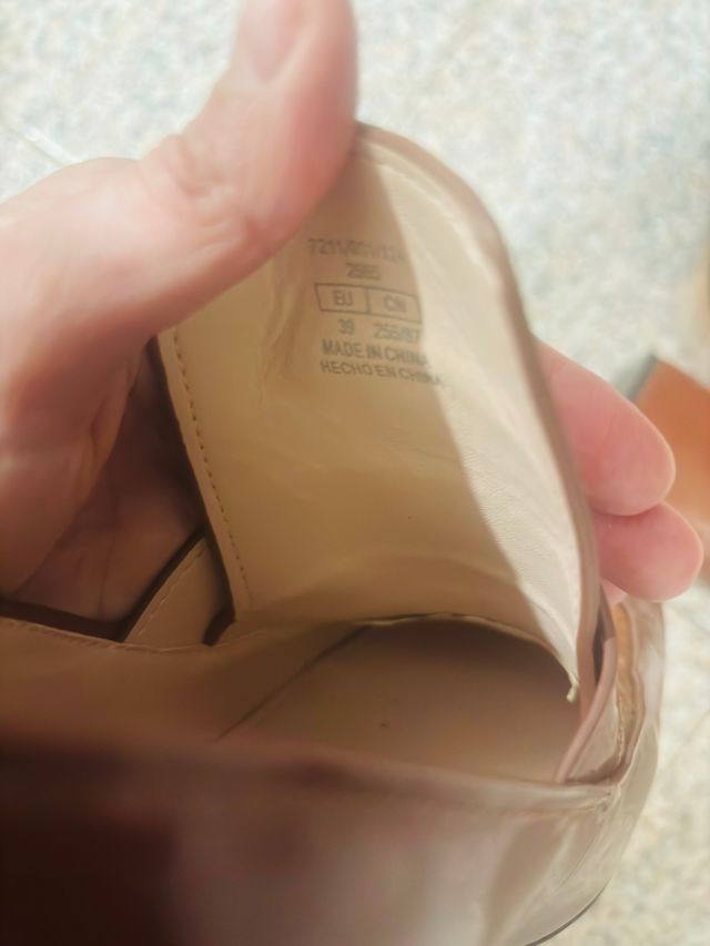 Zapatos tipo mocasín de tacón ancho de Zara