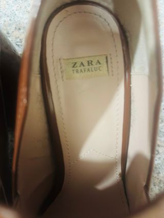 Zapatos tipo mocasín de tacón ancho de Zara
