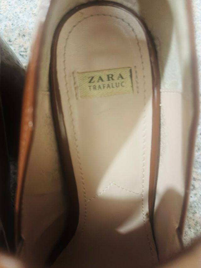 Zapatos tipo mocasín de tacón ancho de Zara