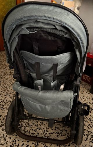 Carro de bebé prácticamente nuevo