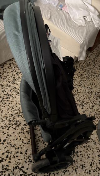 Carro de bebé prácticamente nuevo