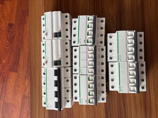 Interruptores Automáticos y Diferenciales Schneide