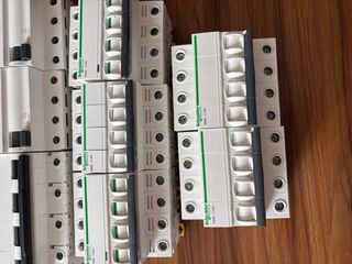 Interruptores Automáticos y Diferenciales Schneide