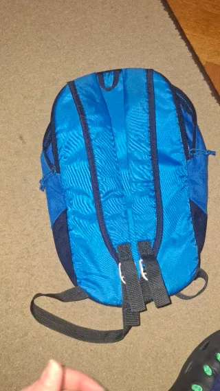 Mochila Quechua Azul y Negra