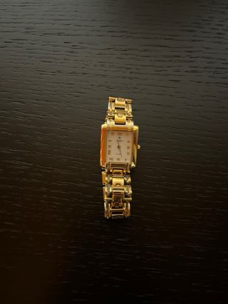 Reloj de señora dorado