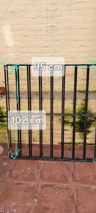 Reja de forja para ventana 95x102 cm. 2 unidades.
