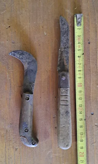 2 vecchi coltellini da lavoro