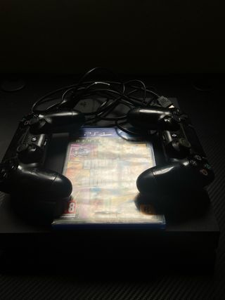 PS4 (PlayStation 4) + 2 Controles + GTA V