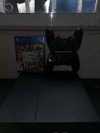 PS4 (PlayStation 4) + 2 Controles + GTA V
