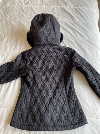 Chaqueta Spyder mujer acolchada con gorro de pelo