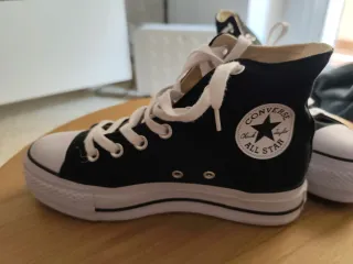 Converse negras altas