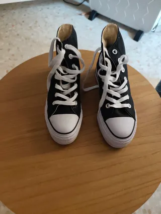 Converse negras altas