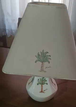 Lámpara de mesa porcelana palmeras