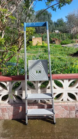 Escalera aluminio usada 3 peldaños