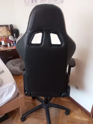 Silla gaming SONGMICS negra y blanca