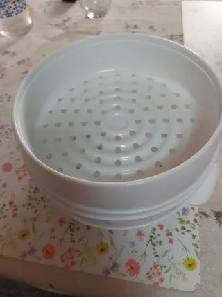 Recipiente para cocinar al vapor