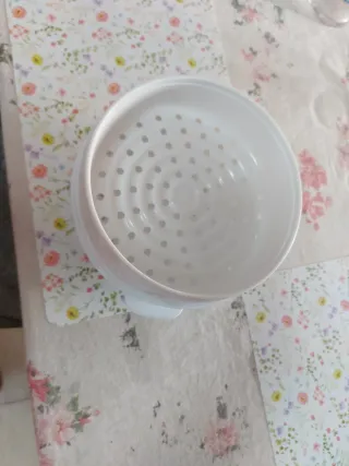 Recipiente para cocinar al vapor