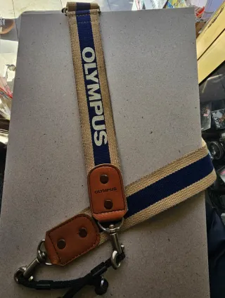 Cinturino vintage Olympus per fotocamere reflex