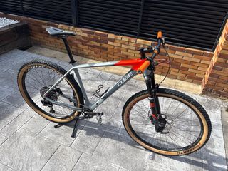 Bicicleta de Montaña Cube