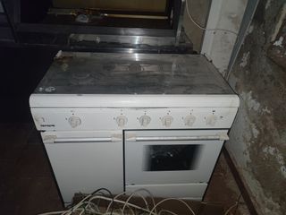 Cocina de gas Tensa con 5 fuegos