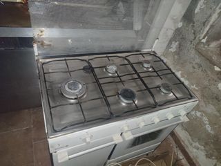 Cocina de gas Tensa con 5 fuegos