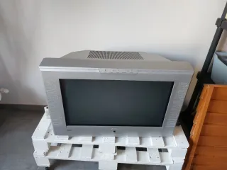 Televisor Firstline Plata y Negro