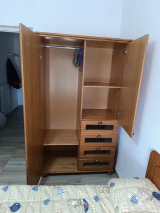 Mueble de madera dormitorio