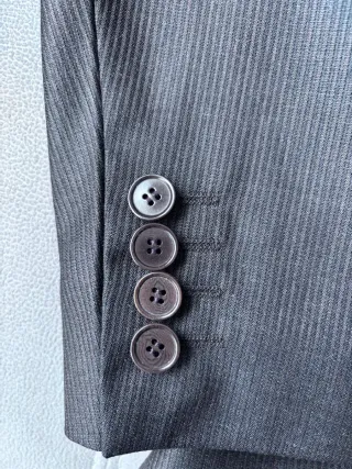 Traje de caballero gris