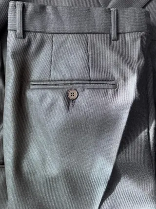 Traje de caballero gris