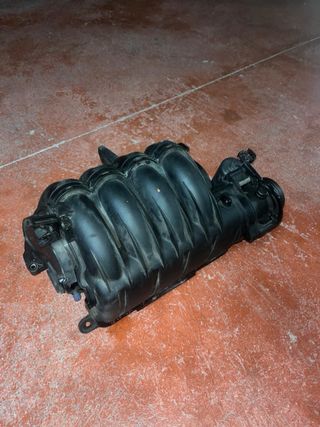 Colector+ Inyectores+ mariposa Peugeot