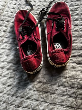 Zapatillas Vans granates